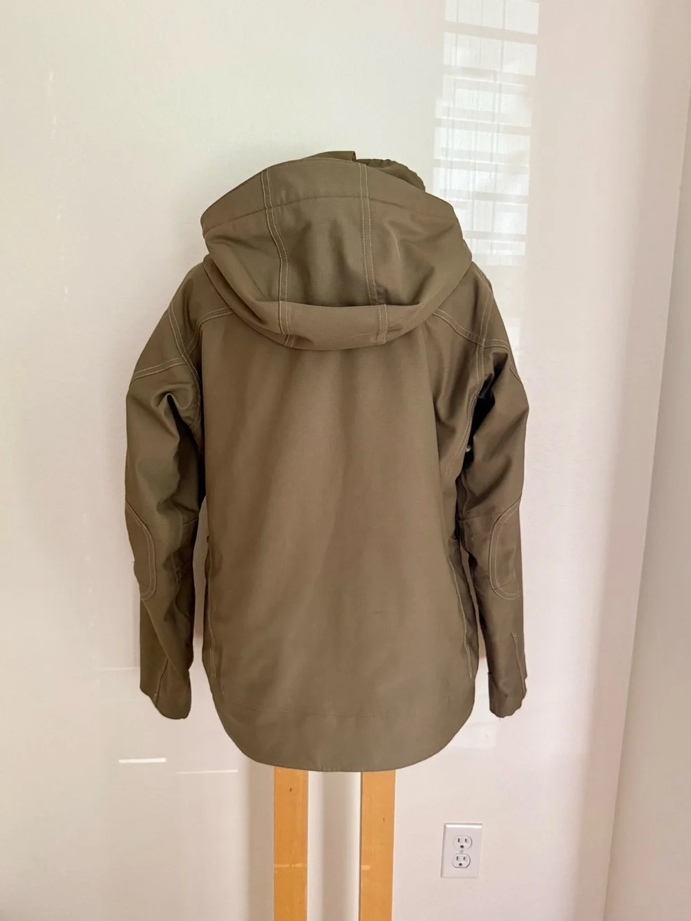 Twilight Bella Swan Patagonia Rubicon Jacket Baseball Scene Brown Size Medium - Picture 4 of 15